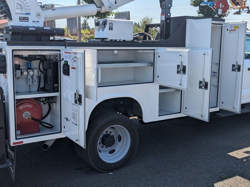 2025 Ford F-550 Super Duty Chassis Cab XL - Photo 17
