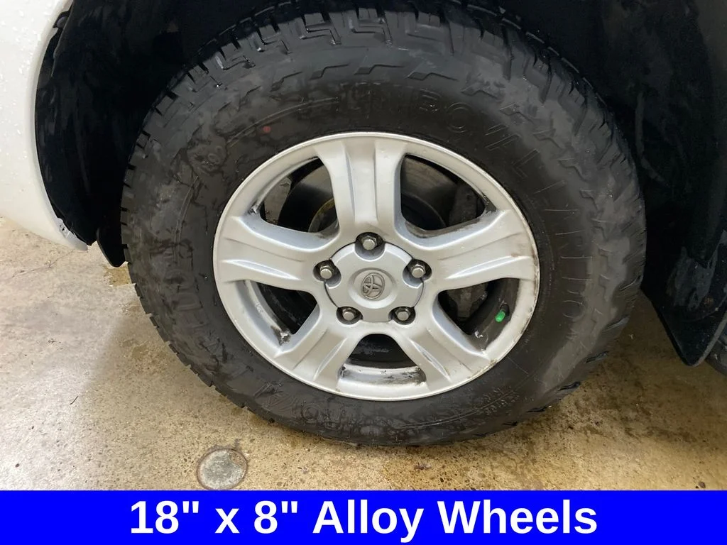 Used 2015 White Toyota SR5 image 17