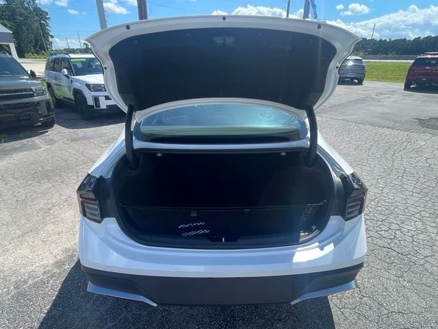 New 2026 White Hyundai SE image 4