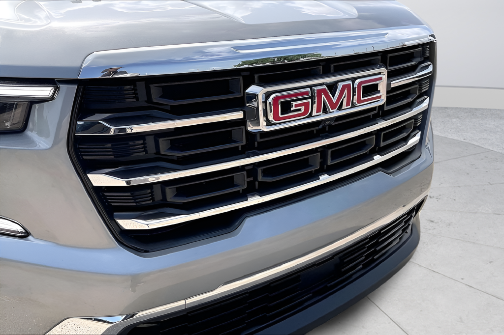 Used 2026 Silver GMC Elevation image 34