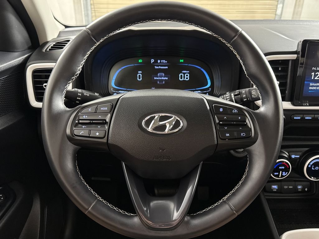 2024 Hyundai Venue Limited - Photo 16