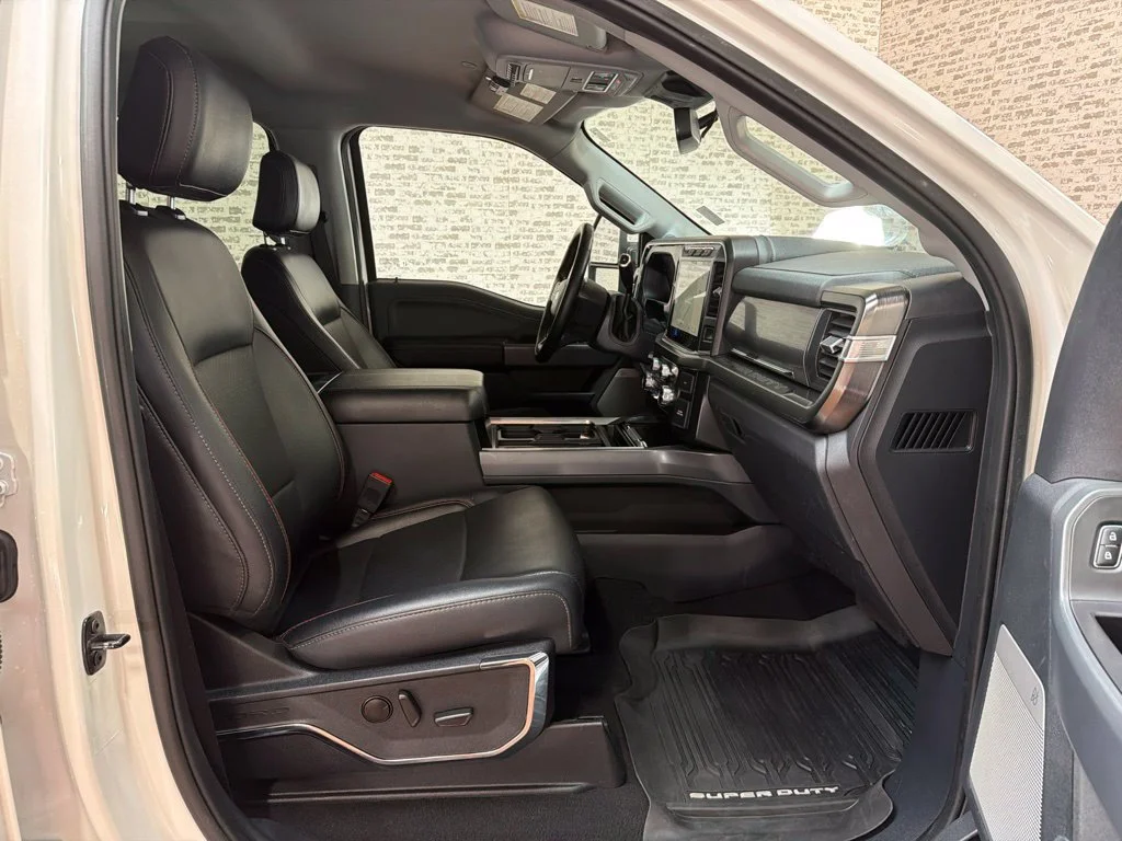 Used 2024 Oxford White Ford Lariat image 10