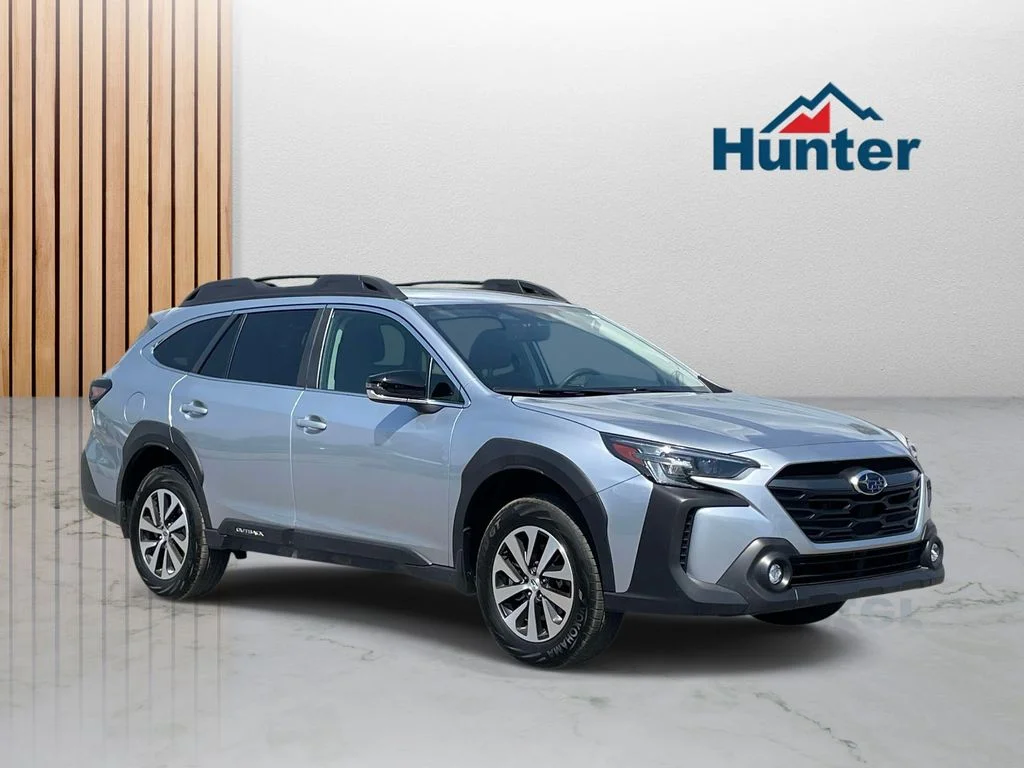 2025 Subaru Outback Premium's photo