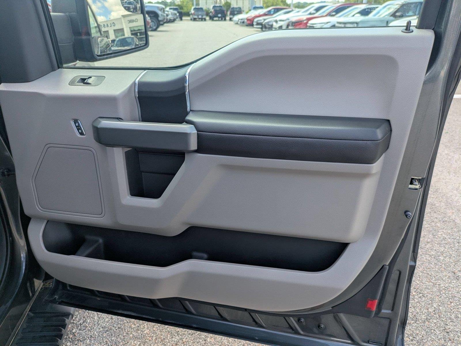 Used 2018 Magnetic Metallic Ford XLT image 25