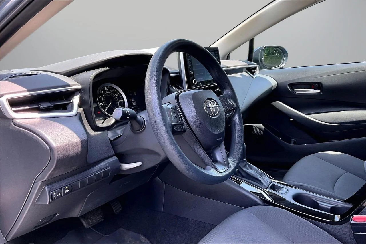 Certified Used 2021  Toyota LE image 18