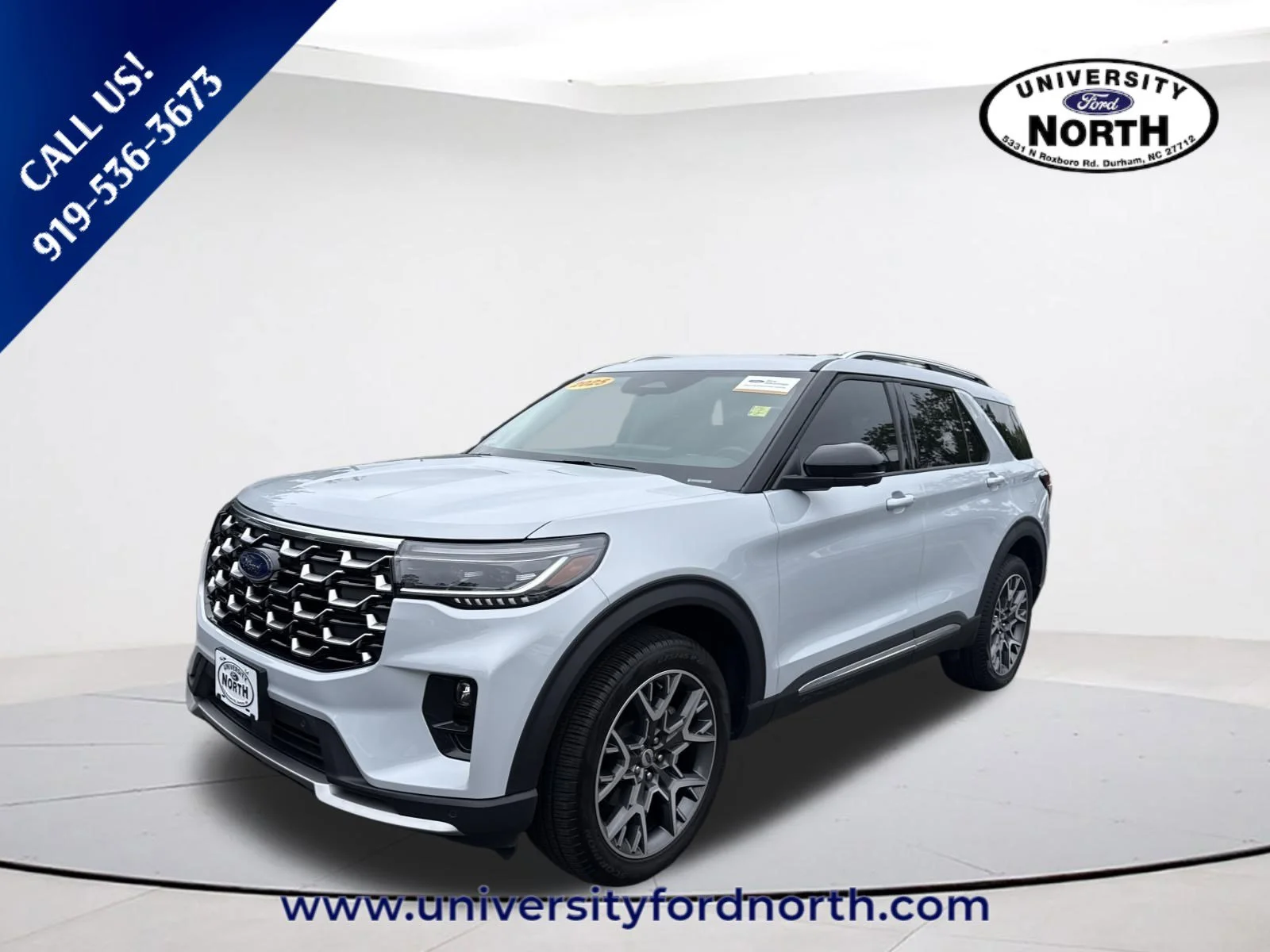 Used 2025 Space White Metallic Ford Platinum image 3