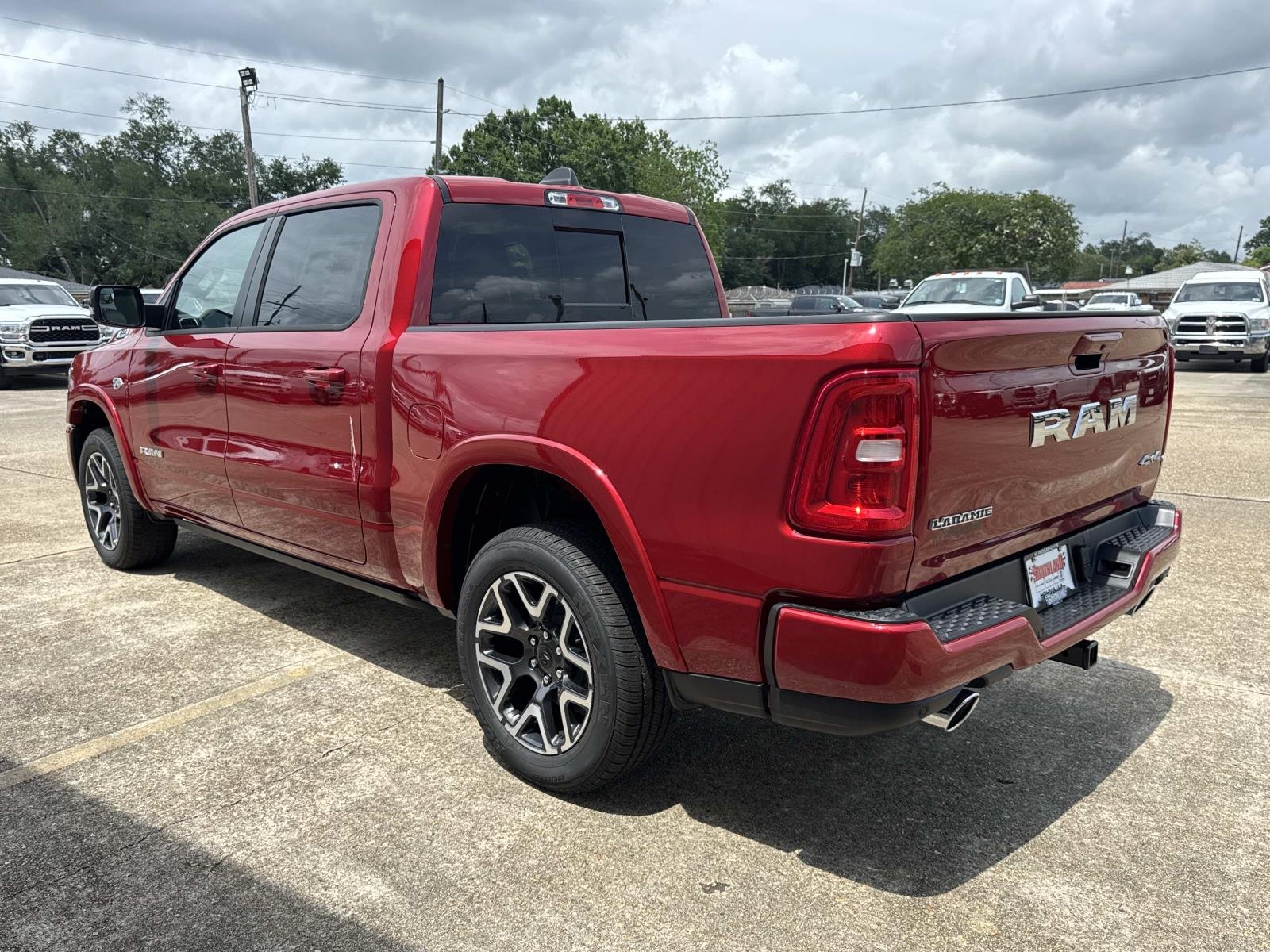 New 2026 Molten Red Pearl-Coat Exterior Paint RAM Laramie image 4