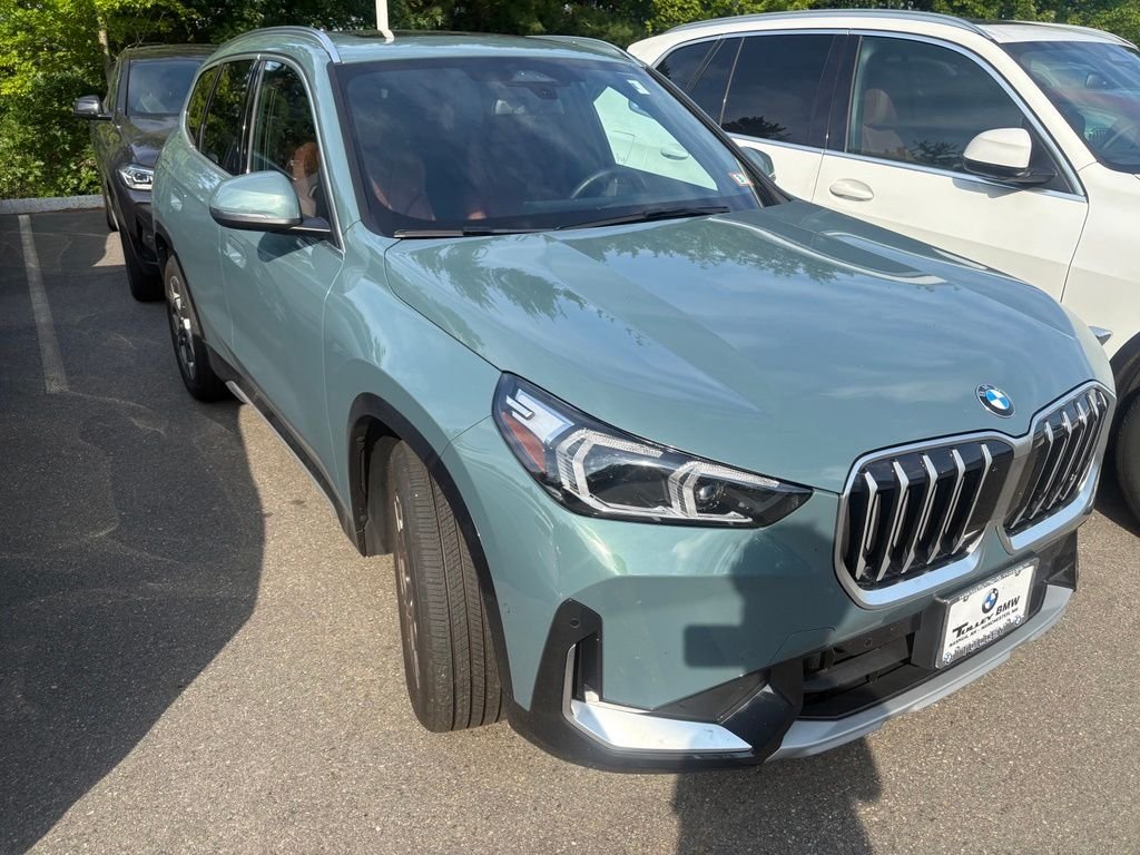 Certified Used 2026 Cape York Green Metallic BMW xDrive28i image 5