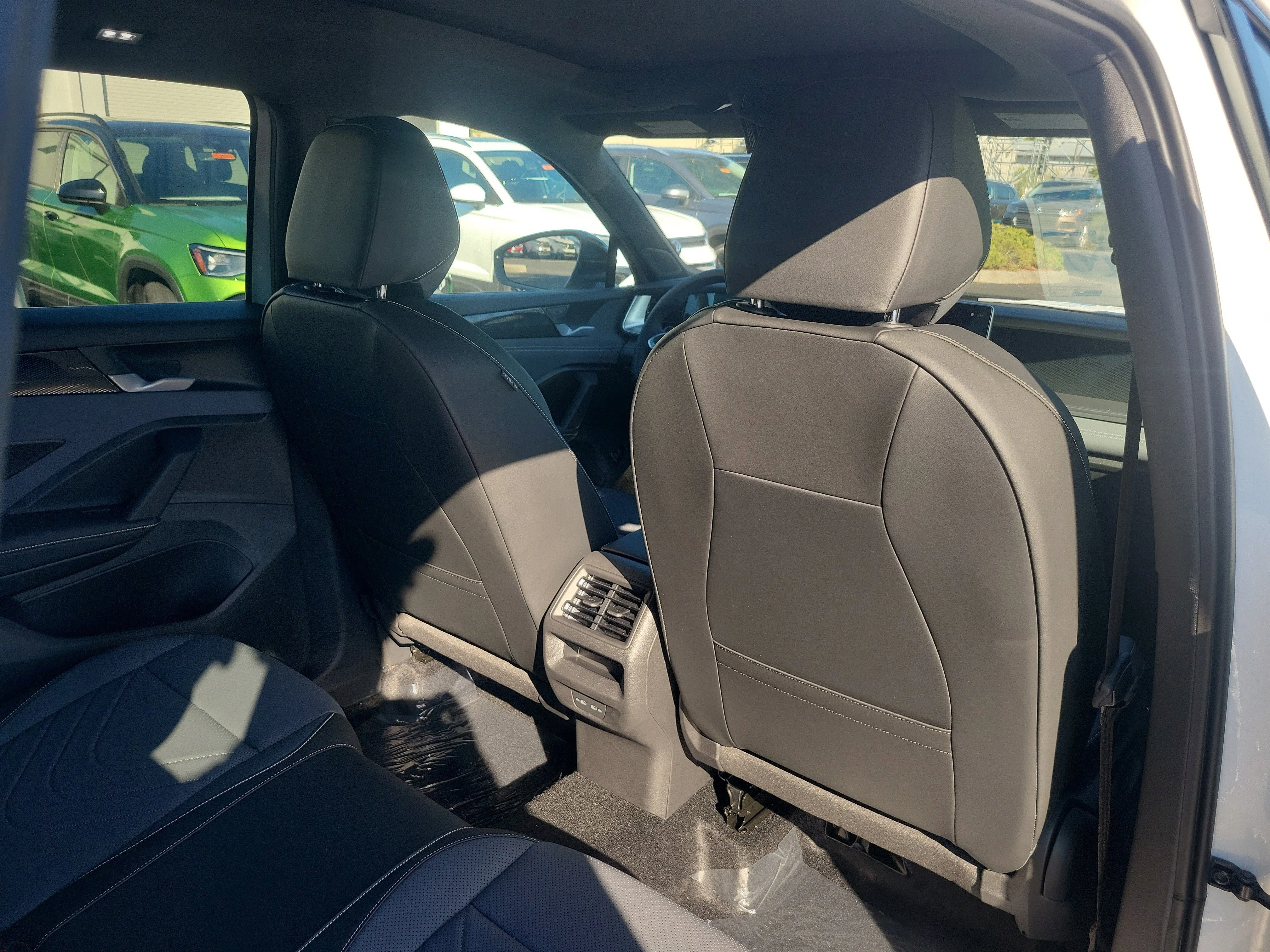 2026 Volkswagen Tiguan SE R-LINE BLACK - Photo 11