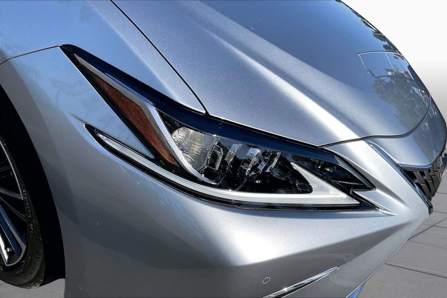 Used 2025 Iridium Lexus  image 27