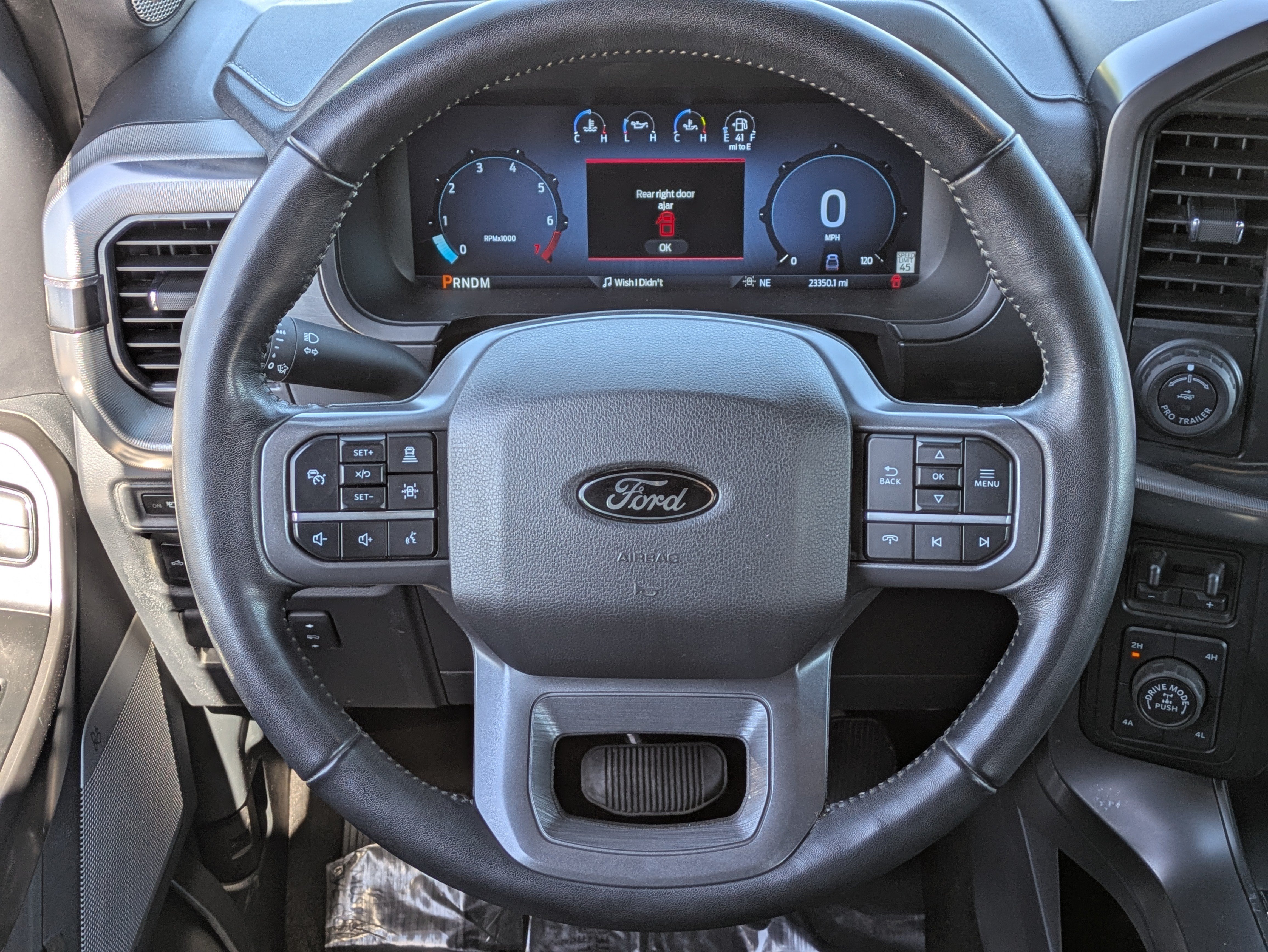 Used 2024 Silver Ford LARIAT image 22