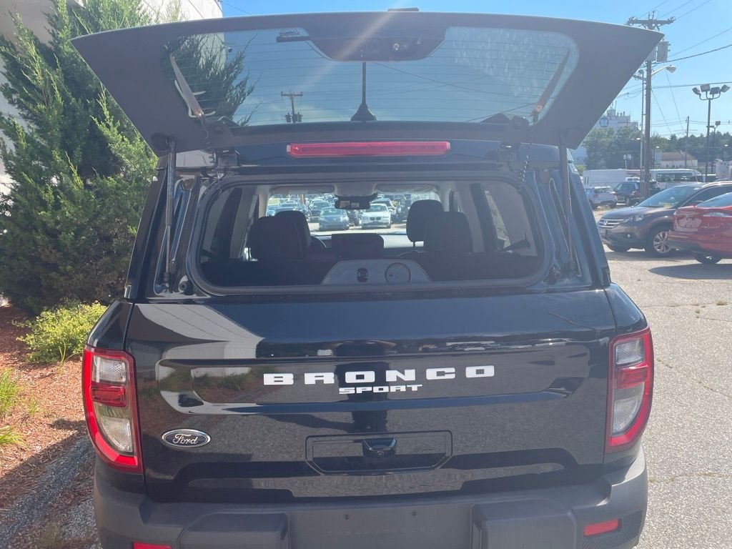 New 2025 Shadow Black Ford Outer Banks® image 9