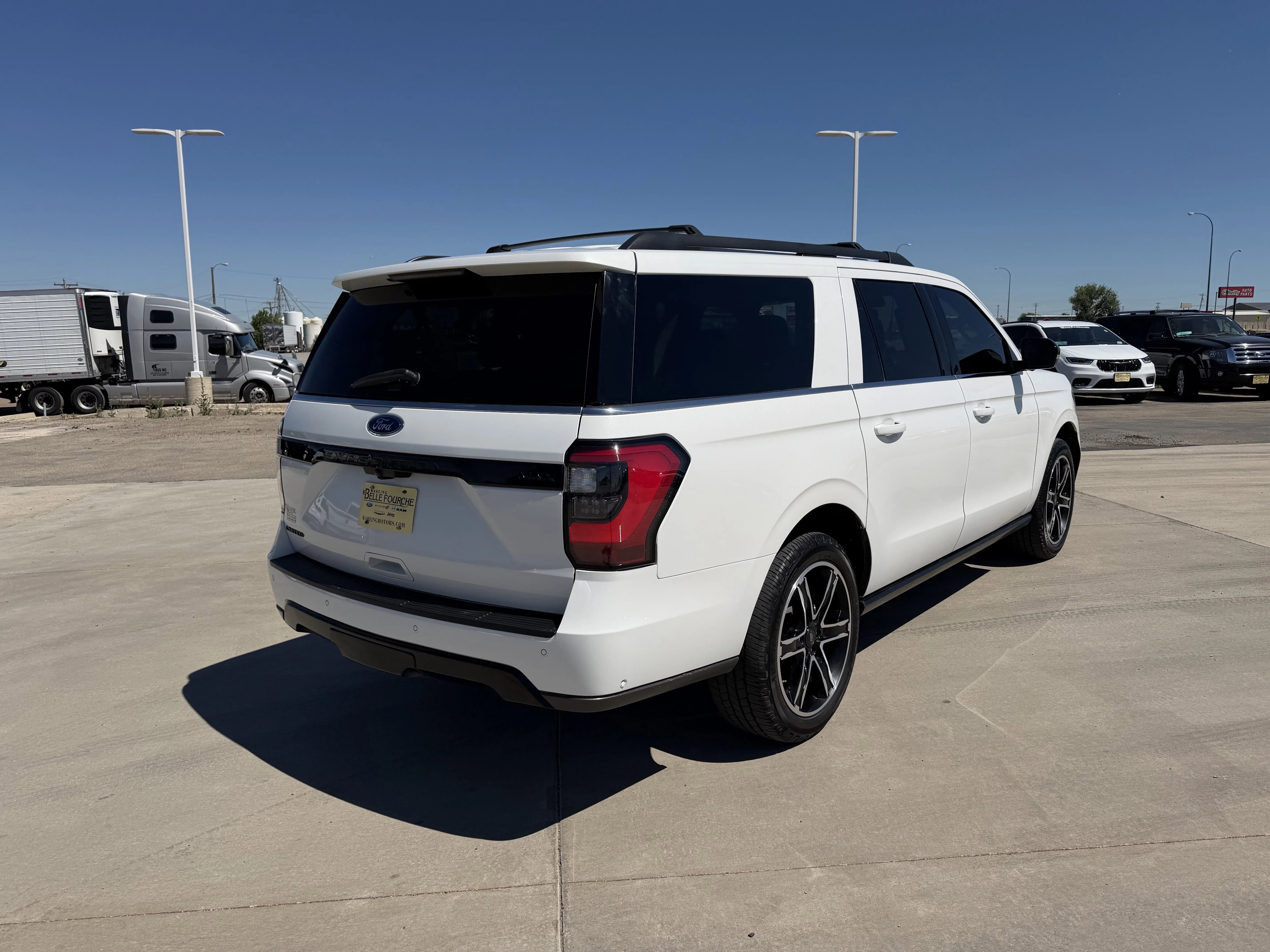 Used 2021 White Ford Limited image 3