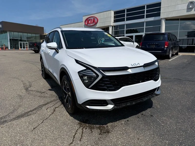 Used 2025 White Kia EX image 4