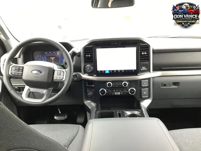 New 2025 Oxford White Ford XLT image 12