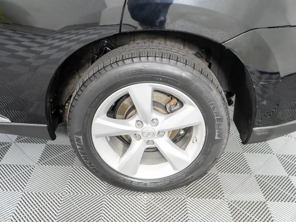 Used 2012 Black Lexus 450h image 26