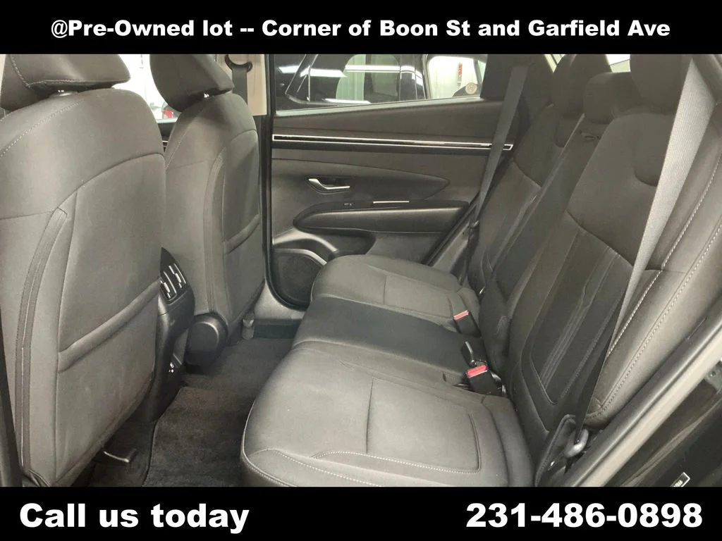Used 2023 Black Hyundai SEL image 12