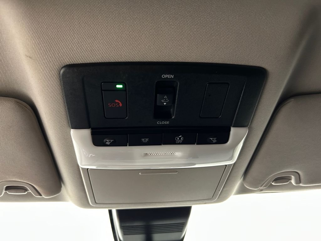 Used 2024 White Nissan 2.5 SV image 29