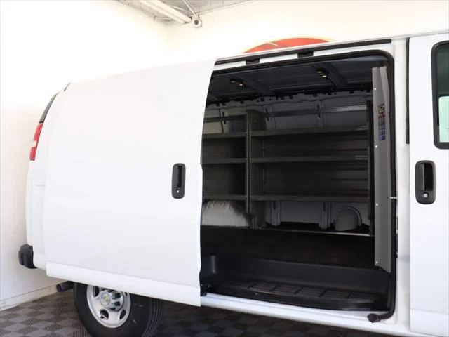 2025 Chevrolet Express Cargo Work Van - Photo 17