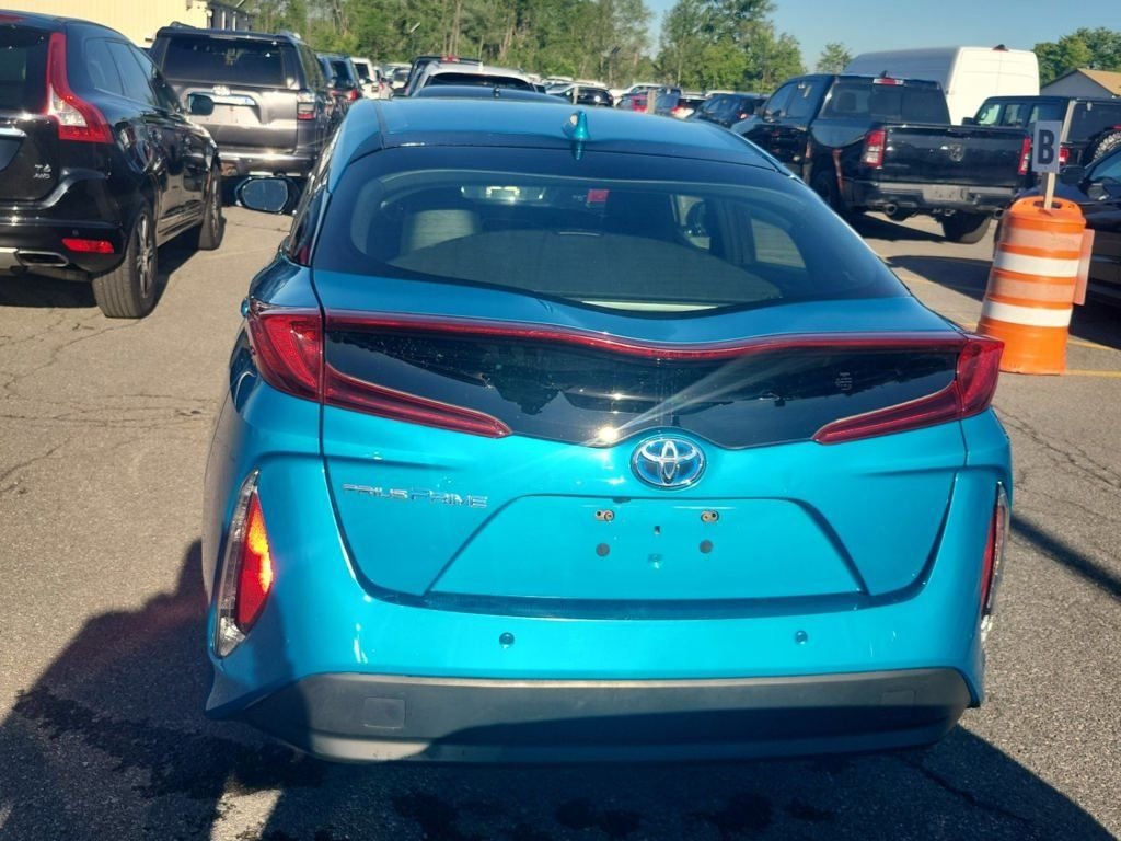 Used 2017 Blue Toyota Advanced image 10