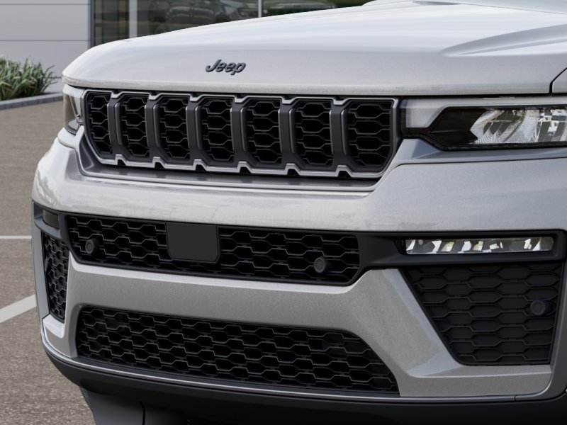 New 2026 Silver Zynith Exterior Paint Jeep  image 37
