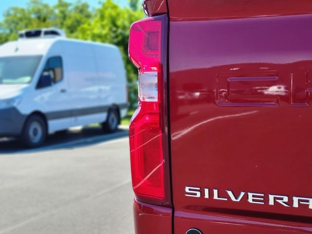 Used 2022 Red Chevrolet LTZ image 11