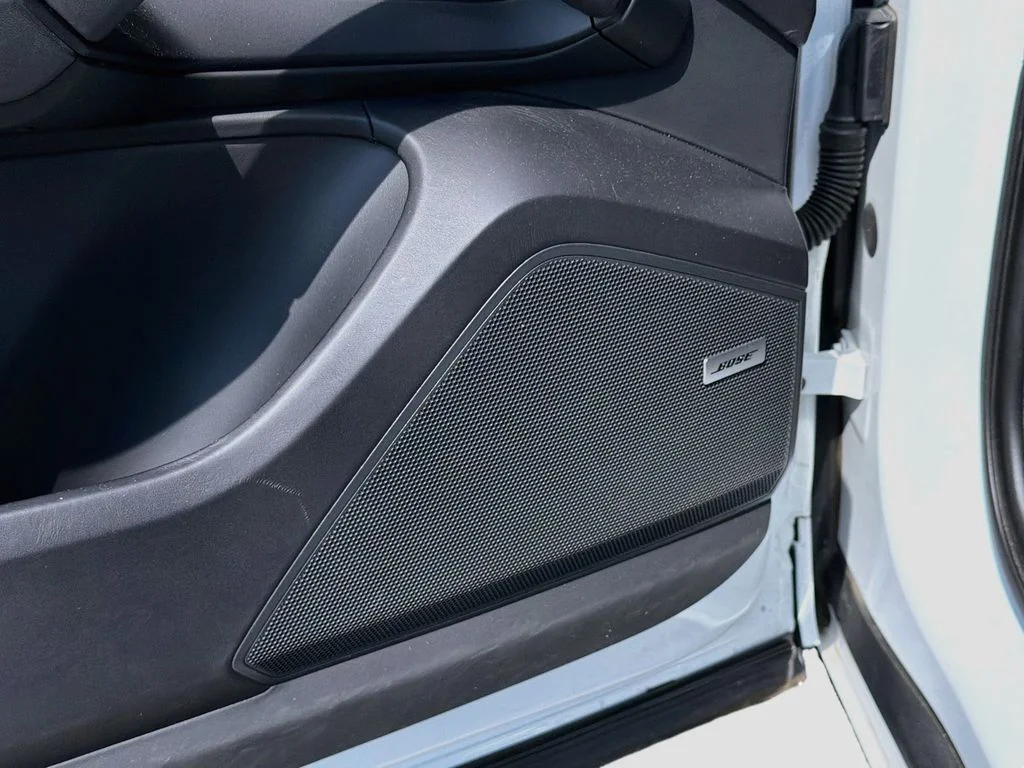 Used 2024  Porsche Base image 18
