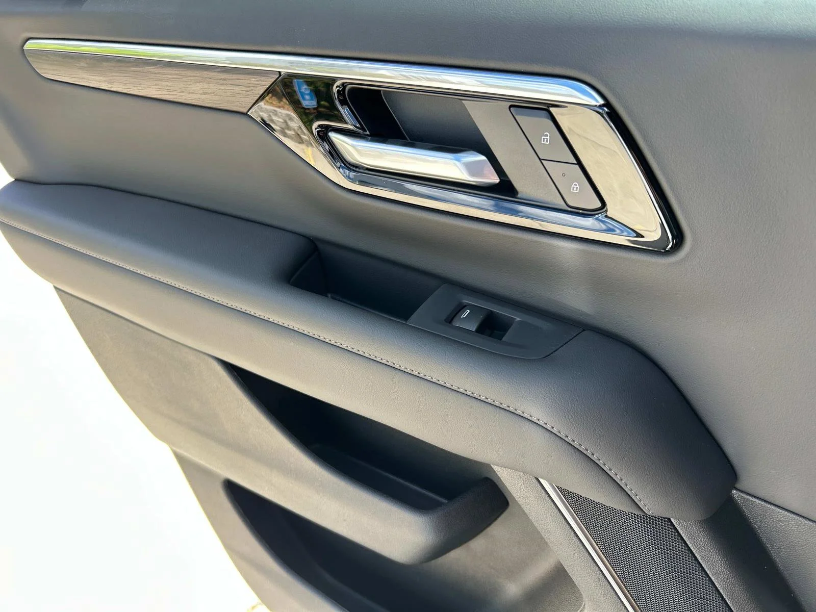 2025 Chevrolet Tahoe LT - Photo 18