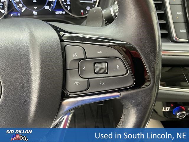 Used 2023 White Frost Tricoat Buick Avenir image 10