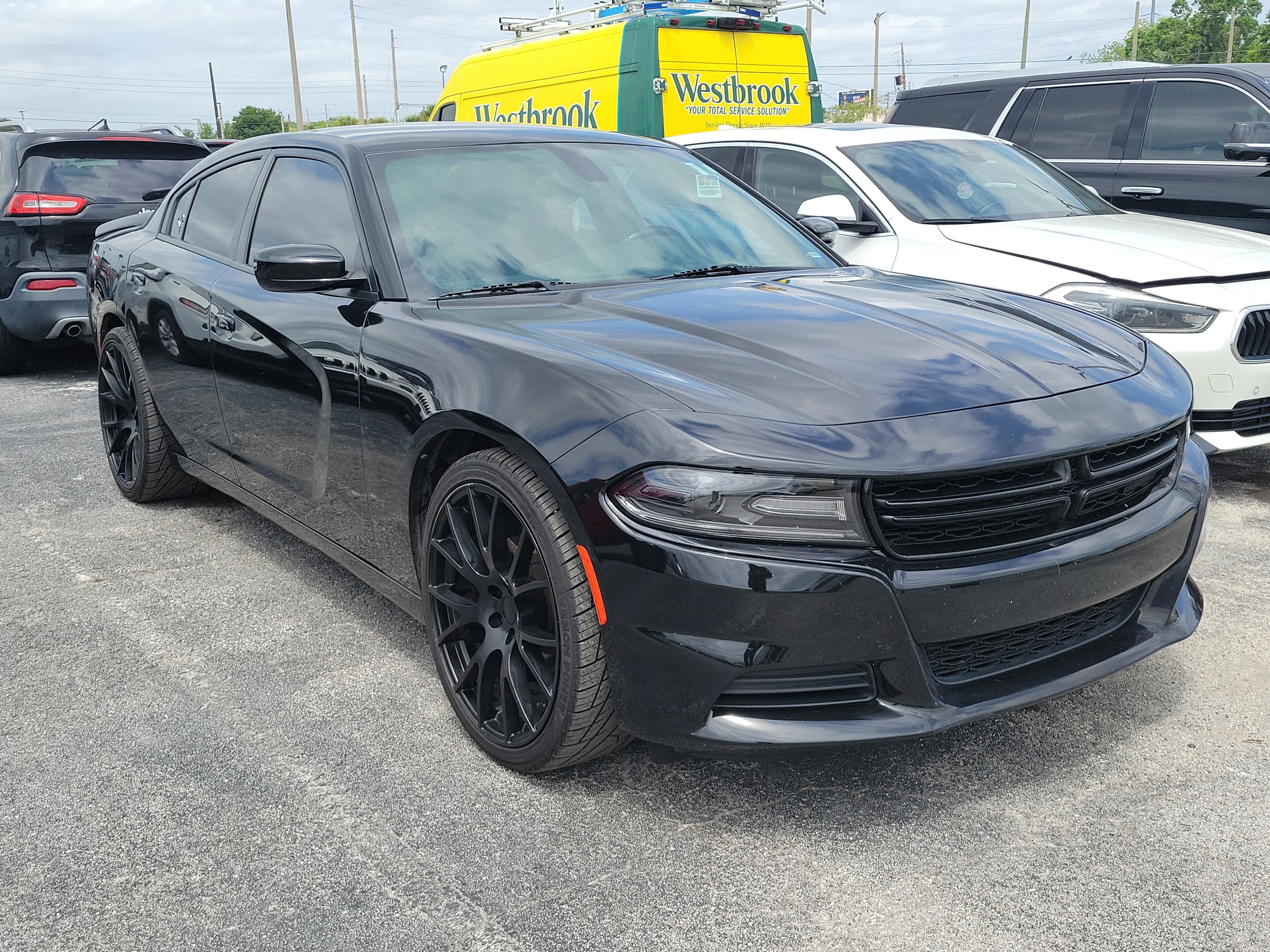 Used 2020 Pitch Black Clearcoat Dodge SXT image 1