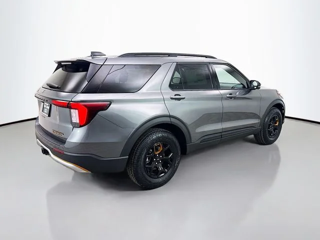 New 2026 Carbonized Gray Metallic Ford Tremor® image 7