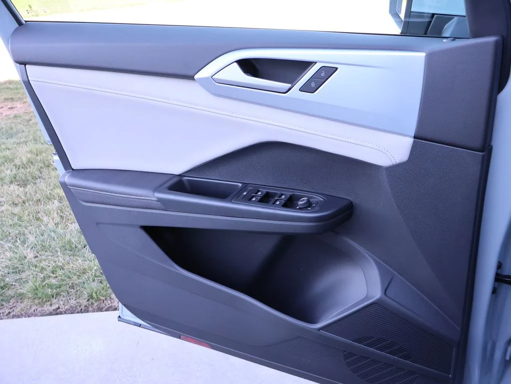 New 2026 Gray Volkswagen 1.5T SE image 36