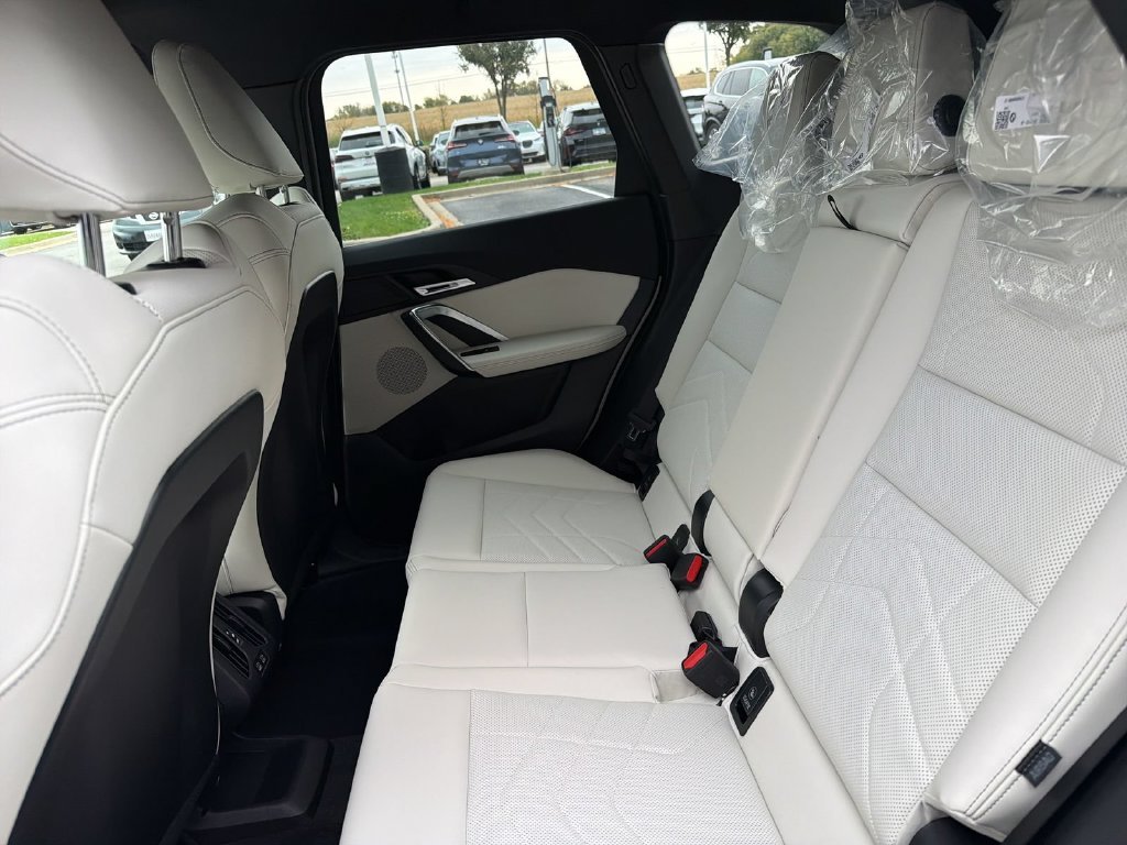 New 2027 Alpine White BMW xDrive28i image 13