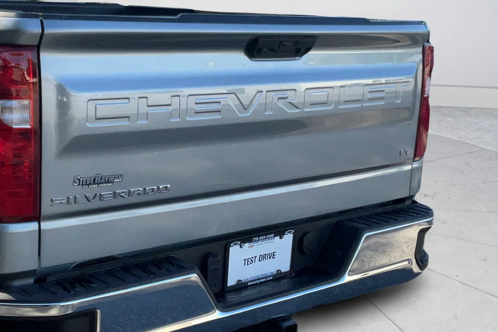Used 2025 Gray Chevrolet LT image 28