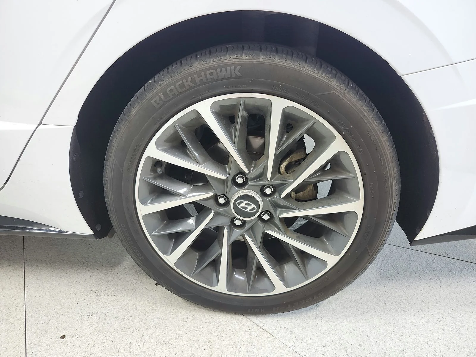 Used 2023 Serenity White Hyundai Limited image 14