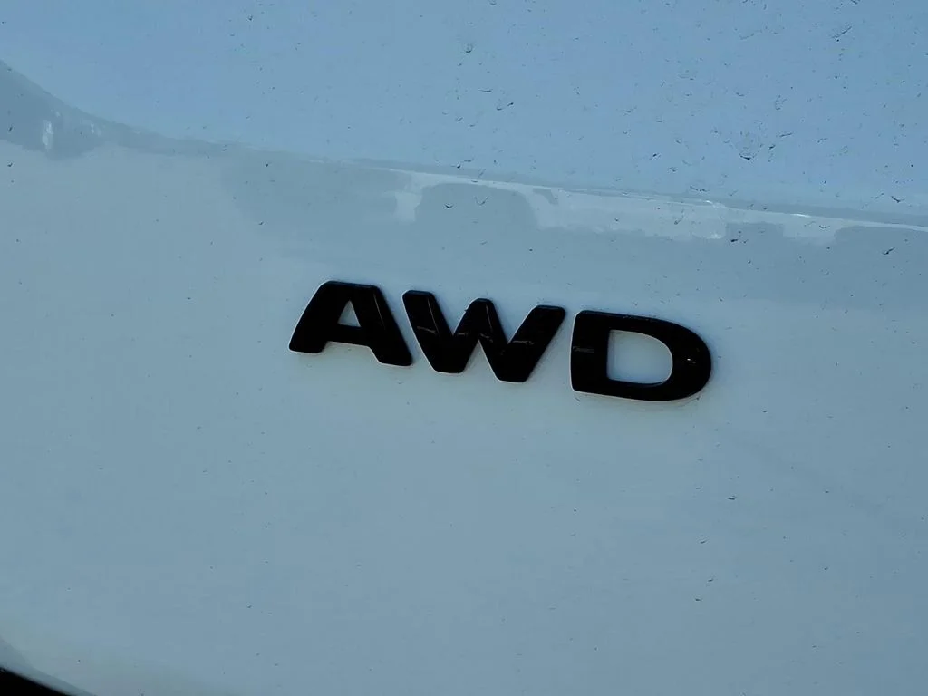 New 2026 Oxford White Ford Base image 7