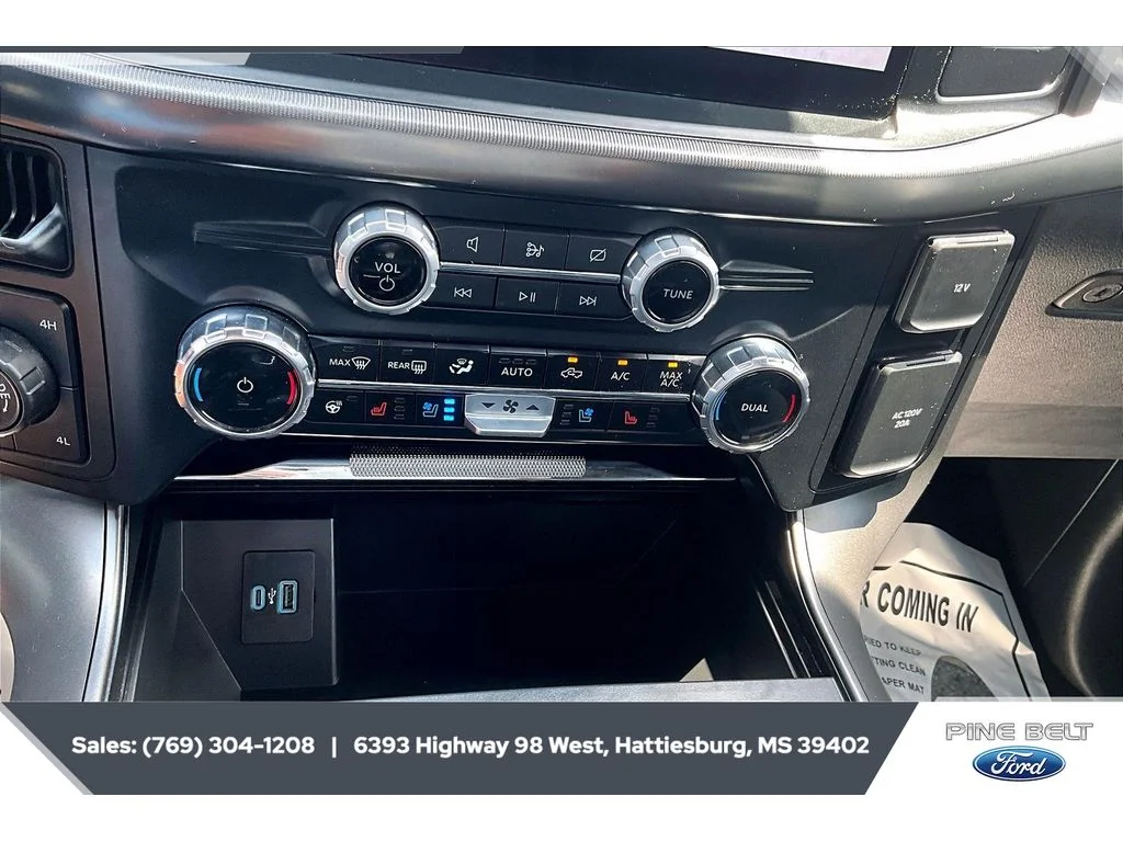 Used 2024 Agate Black Metallic Ford LARIAT image 24