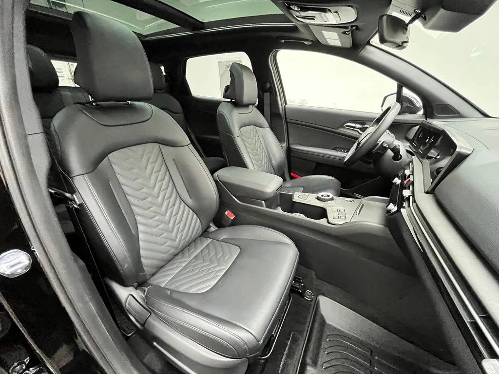 Used 2026 Black Kia X-Line image 35