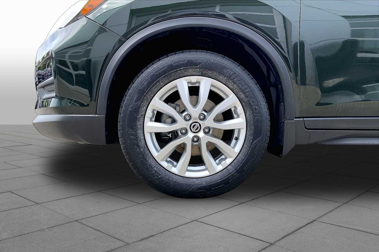 Used 2019 MIDNIGHT PINE M Nissan SV image 11