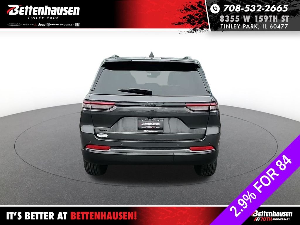 New 2026 Baltic Gray Metallic Clear-Coat Exterior Paint Jeep Altitude image 6