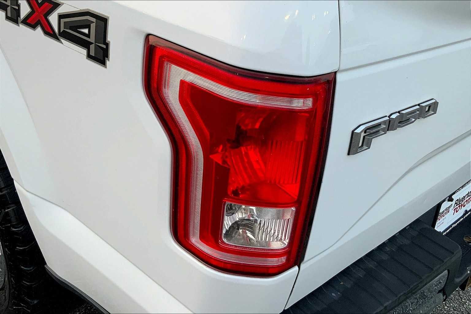 Used 2016 Oxford White Ford XLT image 27