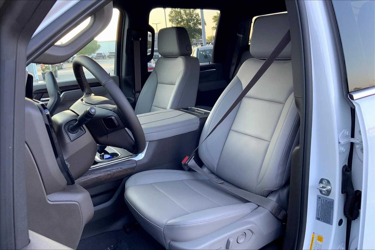 2025 GMC Sierra 2500HD SLT - Photo 9