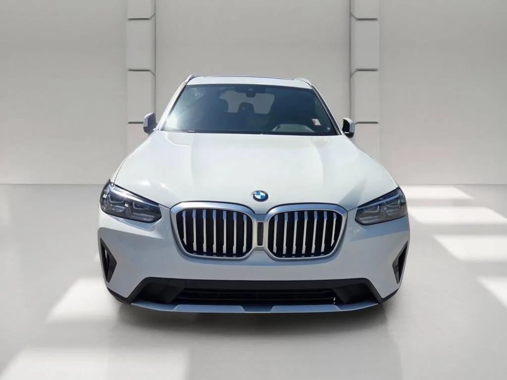 Used 2023 Alpine White BMW xDrive30i image 3