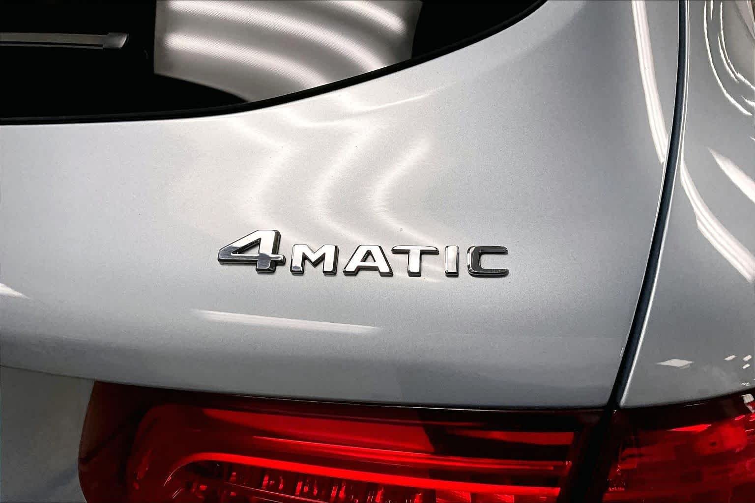 Used 2018 Diamond Silver Metallic Mercedes-Benz GLC 300 image 10