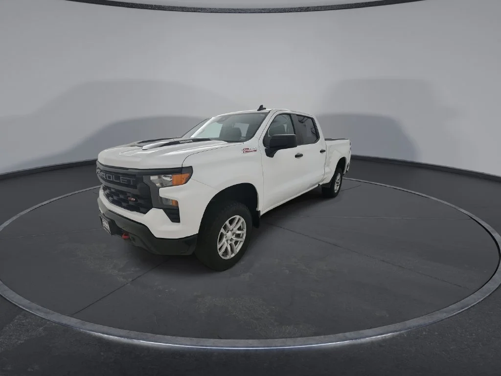 Used 2024 White Chevrolet Custom Trail Boss image 5