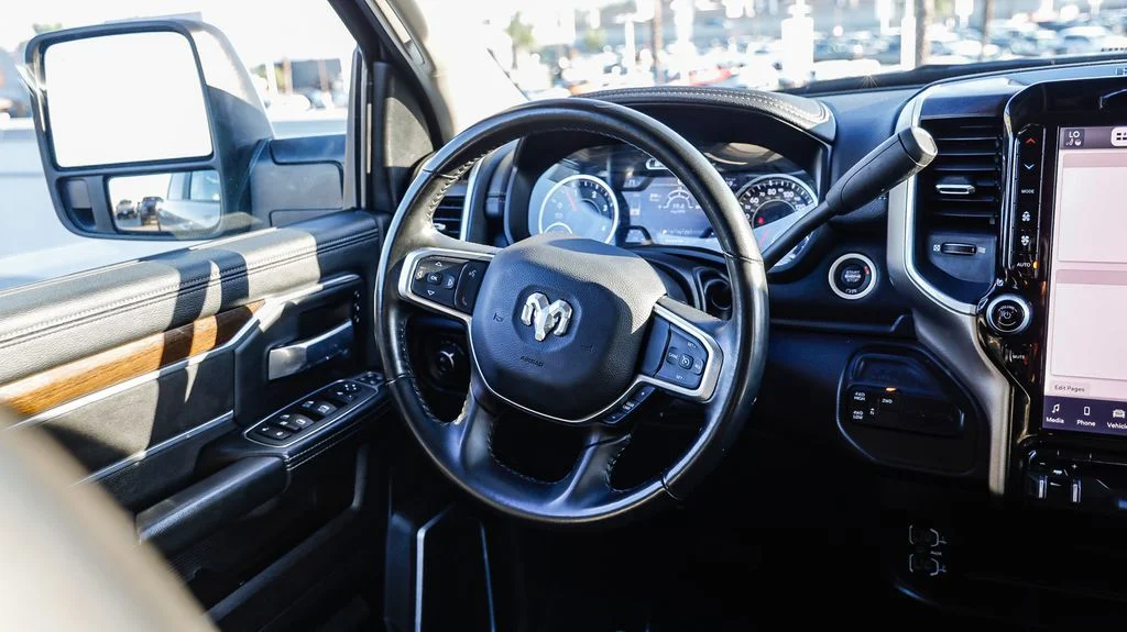 Used 2024 Silver Ram Laramie image 18