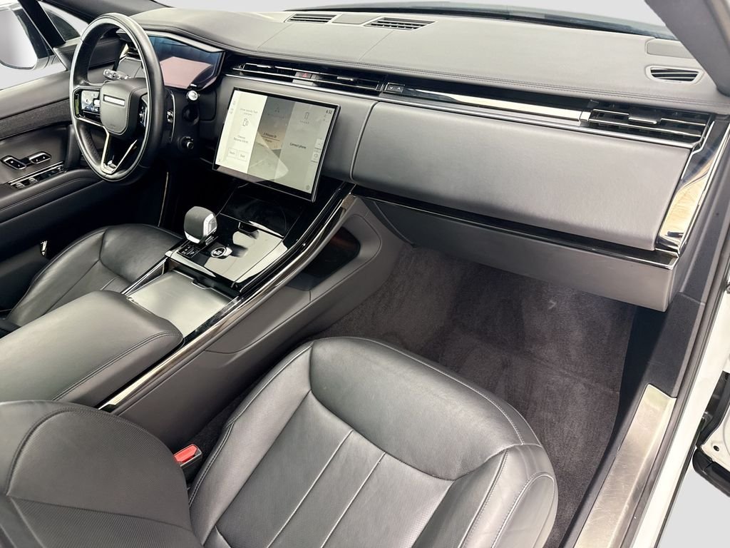 Used 2024 Fuji White Land Rover Dynamic SE image 16