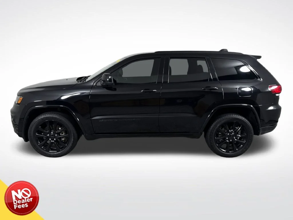 Used 2022 Black Jeep Laredo X image 7
