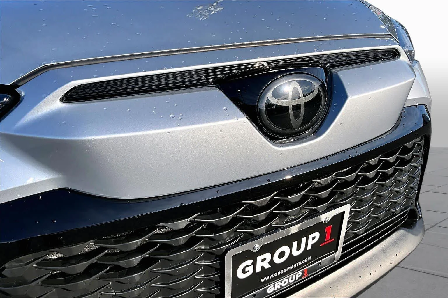 Used 2025 Sonic Silver Toyota Hybrid SE image 31