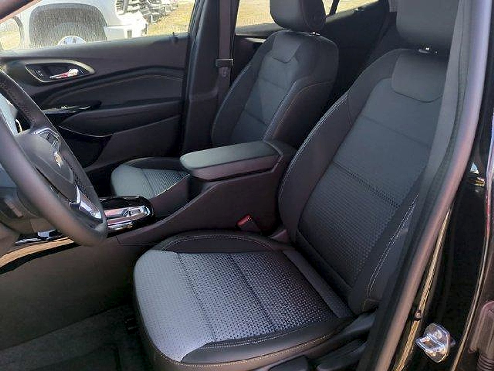2026 Chevrolet Trax LT - Photo 18